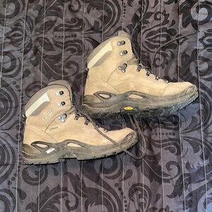 Lowa Beige Outdoor Boots